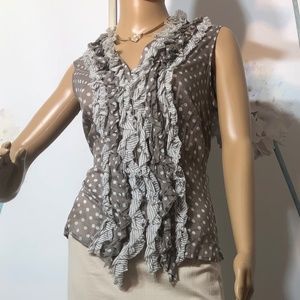 Sleeveless blouse